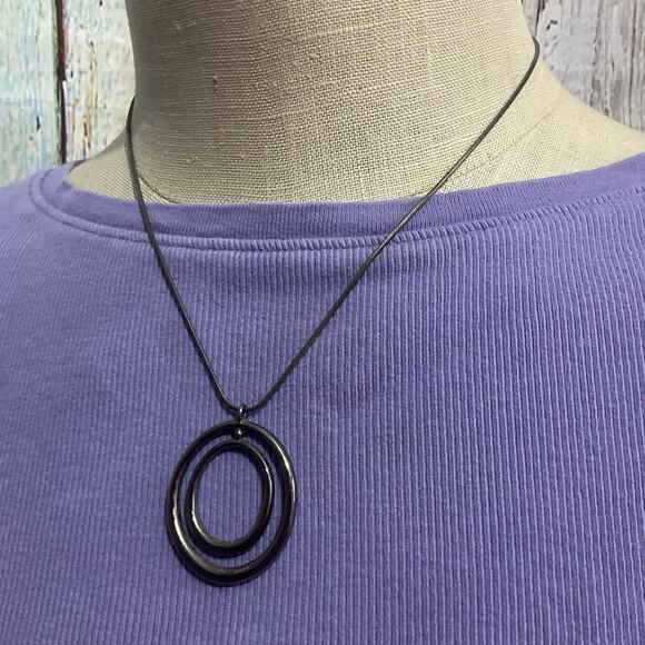 NY Gray Rope Chain Circular Pendant Excellent - Picture 1 of 7